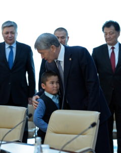 Алмазбек Атамбаев: "Гибель людей - это большое горе, ранившее наши сердца".