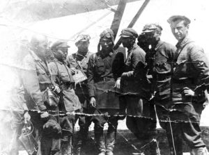 Сталинобад, 1936 год. На фото среди лётчиков А. Курбаналиев и Ж. Малдыбаев - 1-й национальный лётчик Казахстана