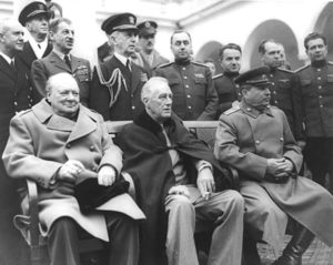 Ялтинская конференция. У. Черчилль, Ф. Рузвельт, И. Сталин. Февраль 1945 года. Источник - Commons Wikimedia